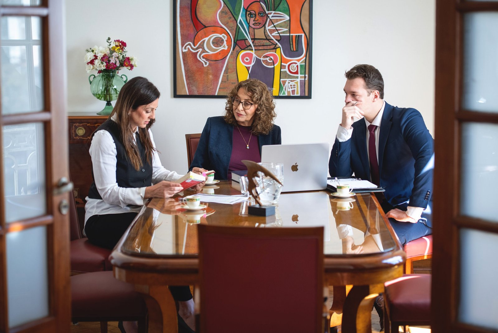 estudio-juridico-gils-carbo-y-asociados-alejandra-gils-carbó-derecho-societario- concursos-y- quiebras-derecho-penal- economico- derecho-publico-asuntos-institucionales -derecho-laboral-el-estudio-equipo-2